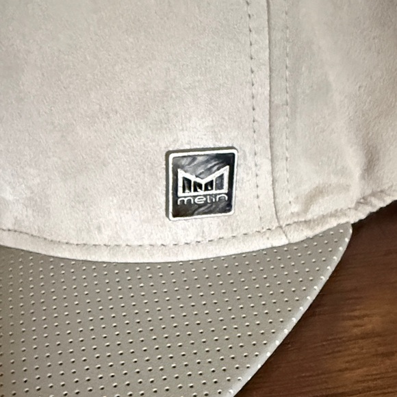 Melin “The Affair” Hat - Picture 3 of 8